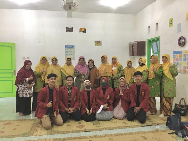 Tim Pengabdi dari UMY dan Anggota PRA Trihanggo