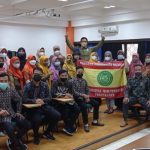 Para guru sekolah Muhammadiyah di Gamping Sleman bersama dosen UMY