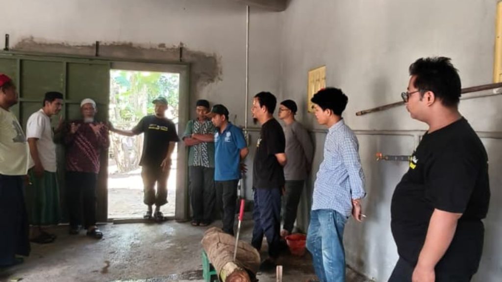 simulasi menyembelih hewan kurban