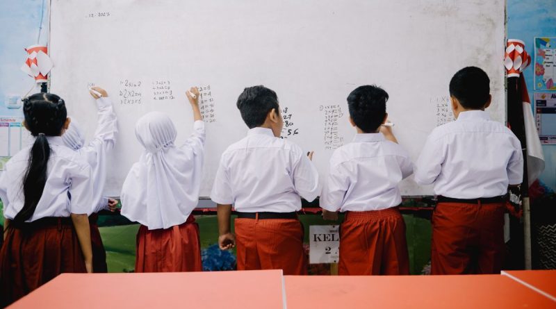 kegiatan belajar siswa SD